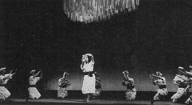 冠船流川田琉球舞踊団の創作「カチャーシー」