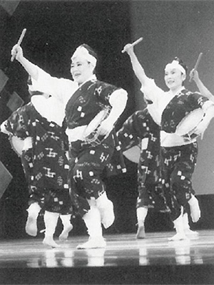 冠船流川田琉球舞踊団の創作「ハネェカサ」