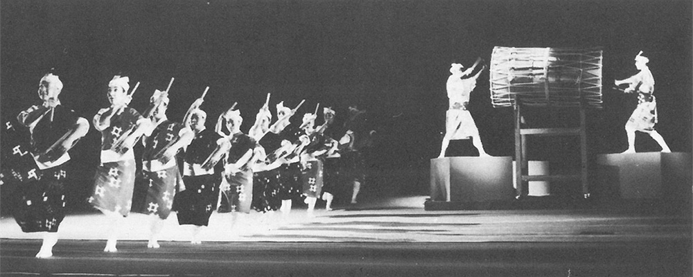 冠船流川田琉球舞踊団の創作「勇太鼓」