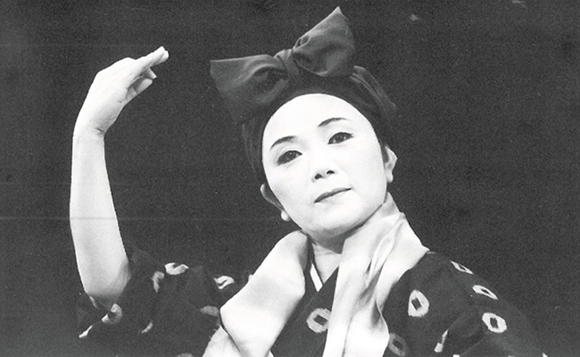 冠船流川田琉球舞踊団の創作舞踊「まんしゅく節」