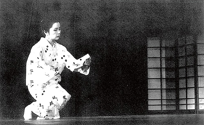 冠船流川田琉球舞踊団の創作「西武門節」