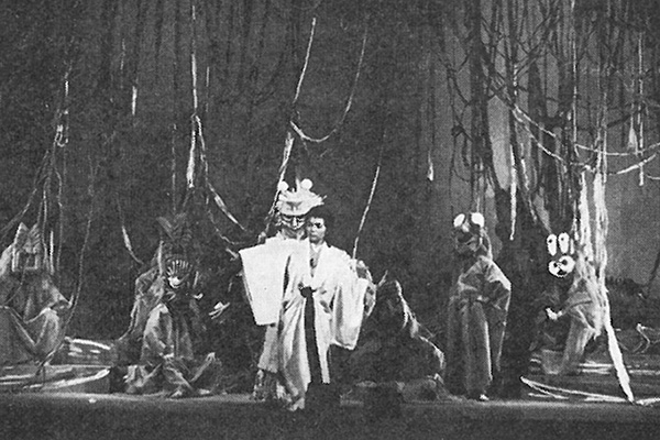 冠船流川田琉球舞踊団の創作「御嶽」
